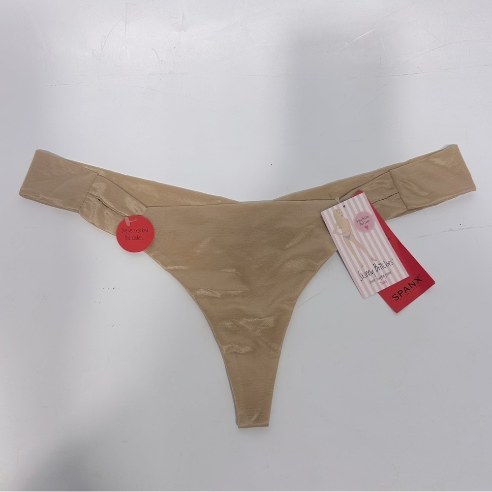 NEW Spanx Skinny Britches Everyday Thong Size S/M Nude